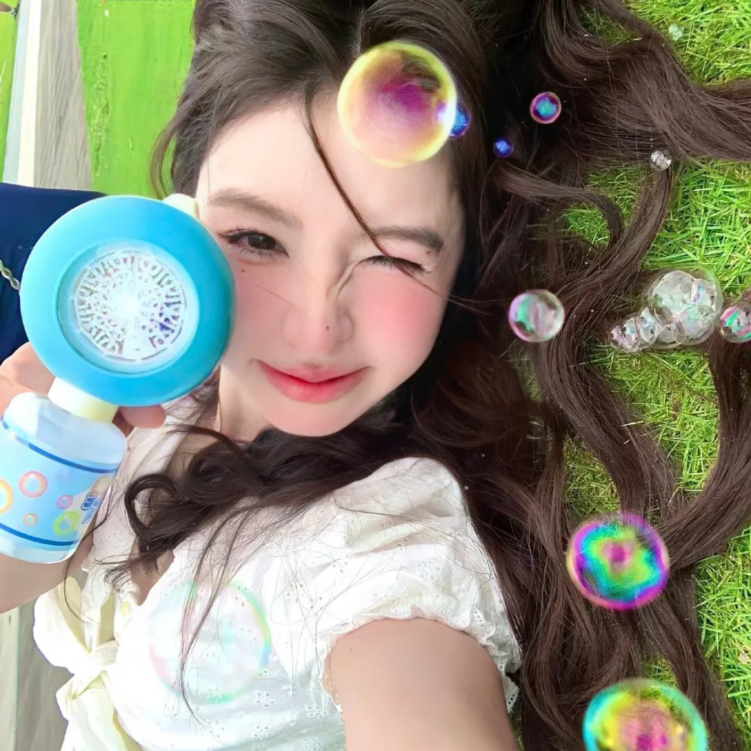 弹弓卫星封面